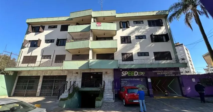 Apartamento semimobiliado com 83m² de área privativa.imóve