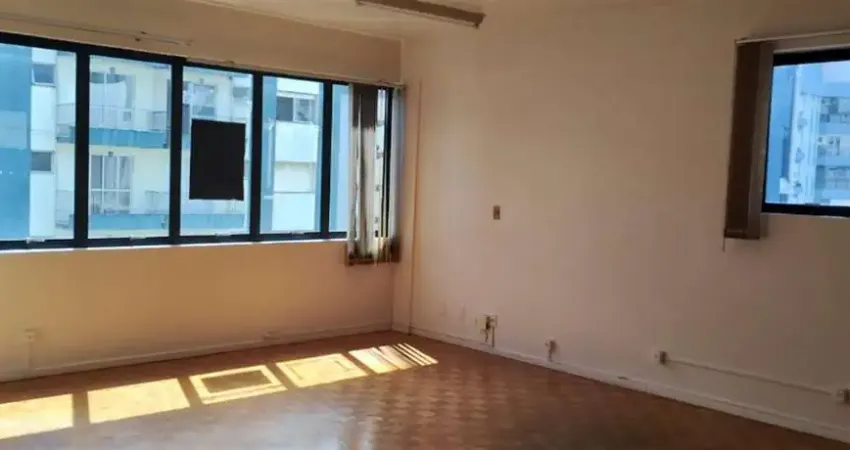 Sala aérea comercial no centro de caxias do sul, próximo ao banco de s