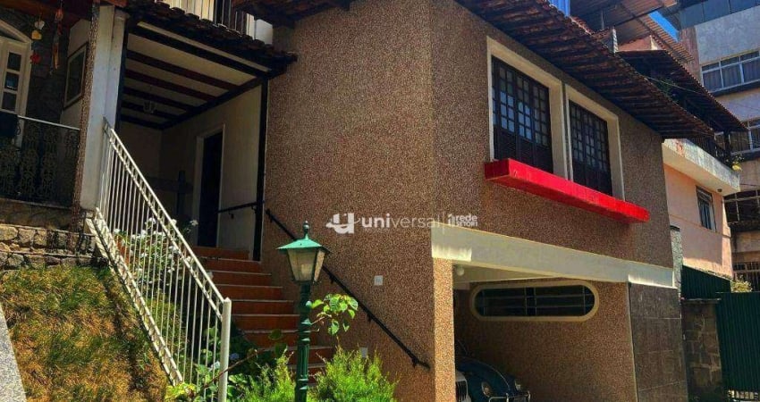 Casa com 4 quartos à venda, 238 m² por R$ 799.000 - Centro - Juiz de Fora/MG