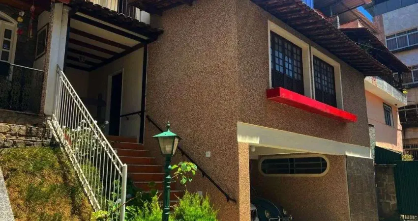 Casa com 4 quartos à venda, 238 m² por r$ 799.000 - centro - juiz de fora/mg