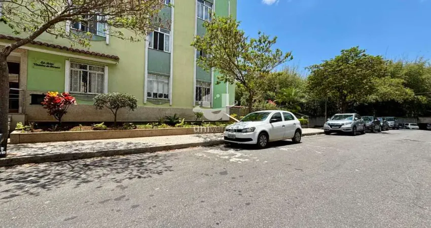 Apartamento de 3 quartos em rua plana no morro da glória por r$380.000