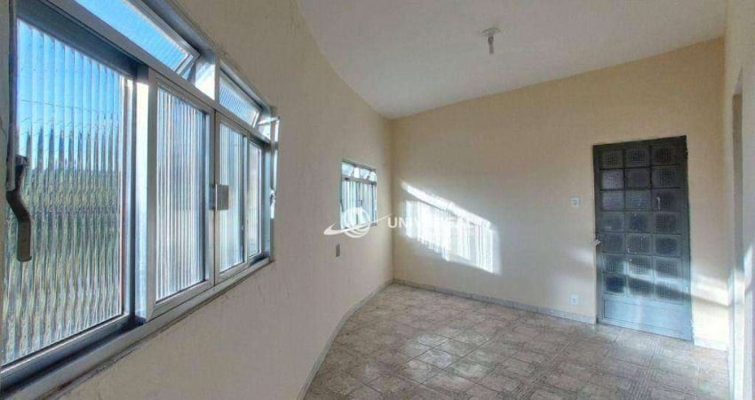 Apartamento com 2 quartos para alugar, 100 m² por R$ 950/mês - Santos Anjos - Juiz de Fora/MG