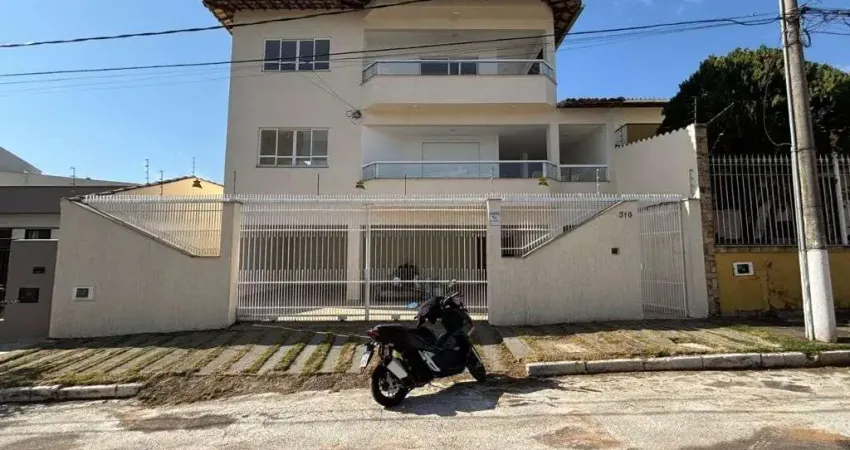 Casa duplex de alto padrão para locação no quintas das avenidas.