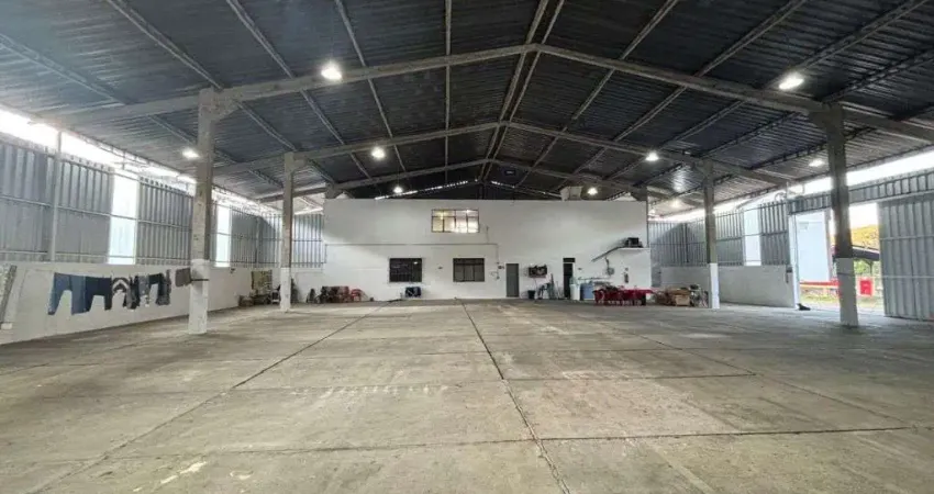 Galpão para locação em nova era – excelente localização, ponto de ônibus na porta.