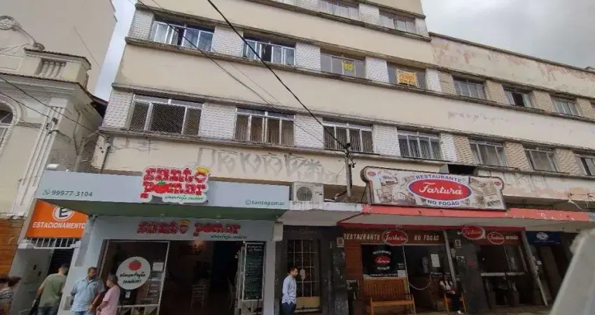 Apartamento com 3 quartos para alugar no Centro, Juiz de Fora