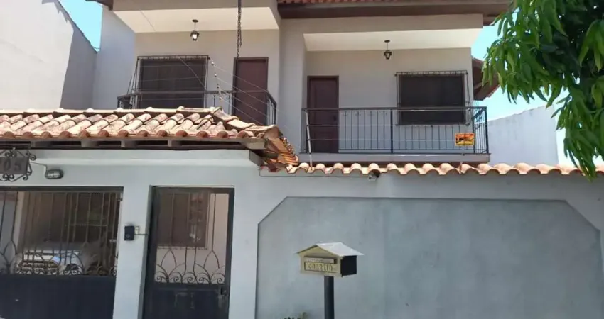 Casa para Venda em Macaé, Riviera Fluminense, 4 dormitórios, 1 suíte, 4 banheiros, 2 vagas