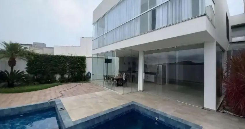 Casa para Venda em Macaé, Vale dos Cristais, 4 dormitórios, 1 suíte, 4 banheiros, 4 vagas