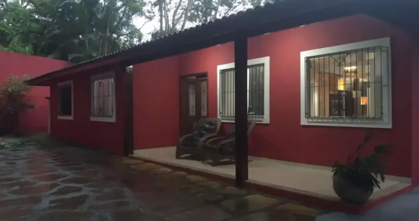 Casa Plana para Venda em Macaé, Granja dos Cavaleiros, 3 dormitórios, 1 suíte, 3 banheiros, 2 vagas