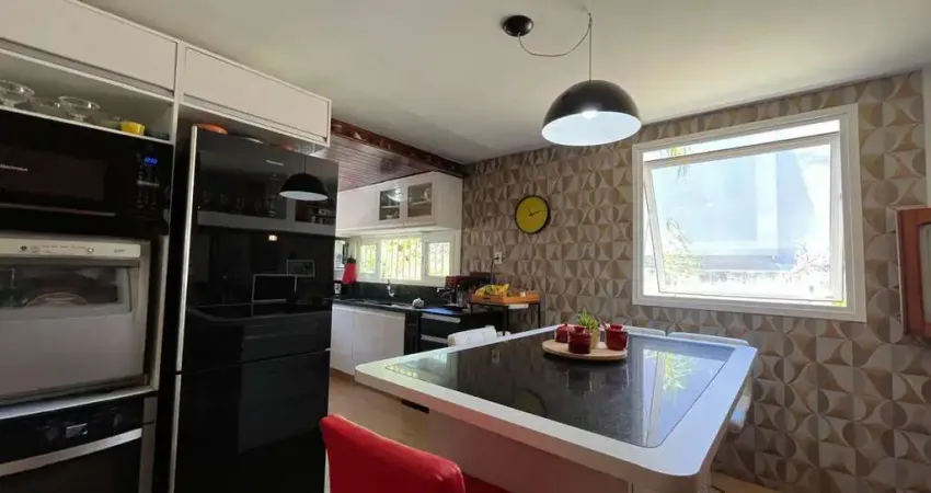 Casa para Venda em Macaé, Praia do Pecado, 4 dormitórios, 2 suítes, 4 banheiros, 3 vagas