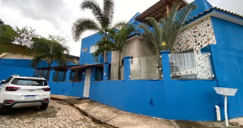 Casa para Venda em Macaé, São Marcos, 4 dormitórios, 4 suítes, 6 banheiros, 2 vagas