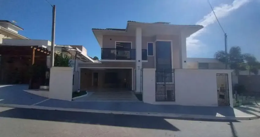 Casa para Venda em Macaé, Lagoa, 3 dormitórios, 1 suíte, 5 banheiros, 2 vagas