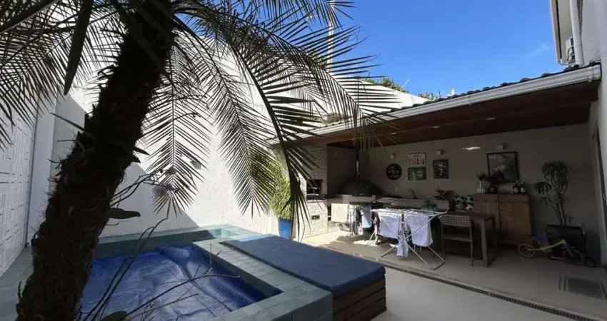 Casa para Venda em Macaé, Granja dos Cavaleiros, 3 dormitórios, 1 suíte, 3 banheiros, 1 vaga