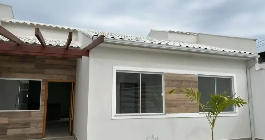 Casa para venda em macaé, granja dos cavaleiros, 3 dormitórios, 1 suíte, 2 banheiros, 1 vaga