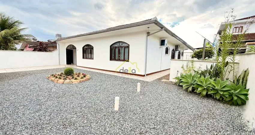 Casa com 3 quartos à venda no Iririú, Joinville