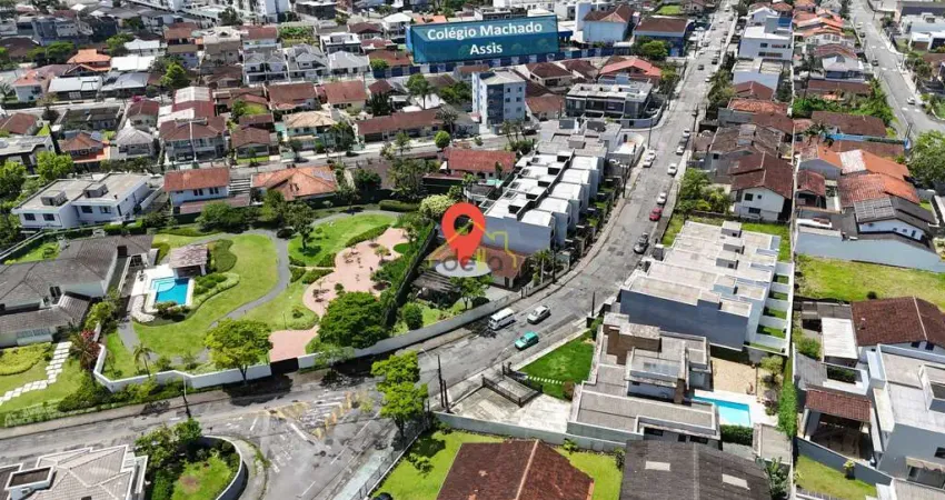 Terreno de esquina localizado à 200metros do colégio católica machado de assis no saguaçu!