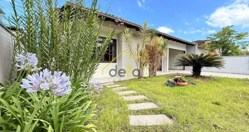 Casa com 3 quartos à venda no Iririú, Joinville