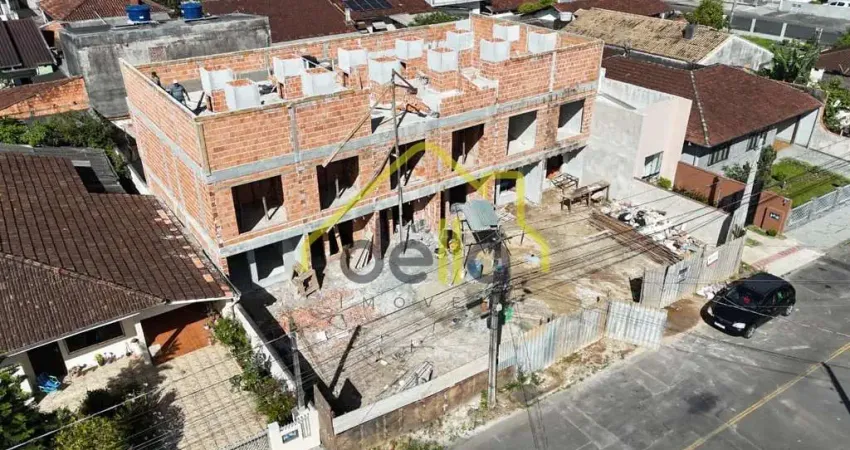 Sobrado geminado no iririú próximo do colégio padre valente!!