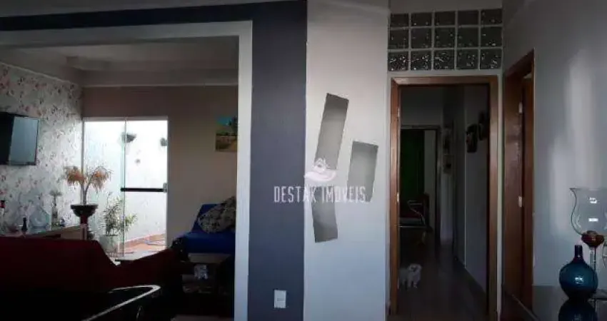 Casa com 3 quartos à venda, bairro Cidade Jardim - Uberlândia/MG