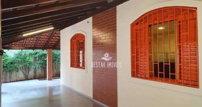 Casa com 3 quartos à venda no Bairro Santa Mônica - Uberlândia/MG