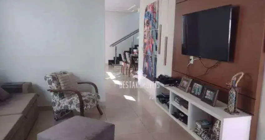 Casa com 4 quartos à venda, bairro Umuarama - Uberlândia/MG