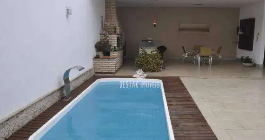 Sobrado com 4 quartos à venda, bairro Vigilato Pereira - Uberlândia/MG