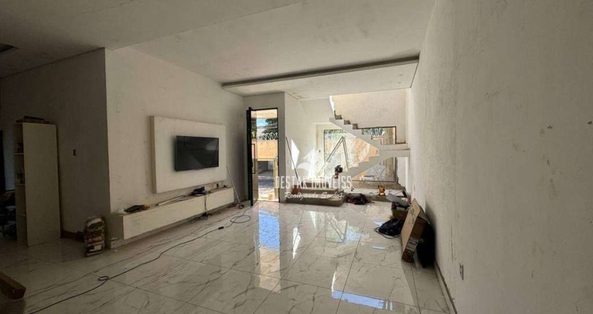 Casa com 4 quartos à venda no Bairro Osvaldo Rezende - Uberlândia/MG