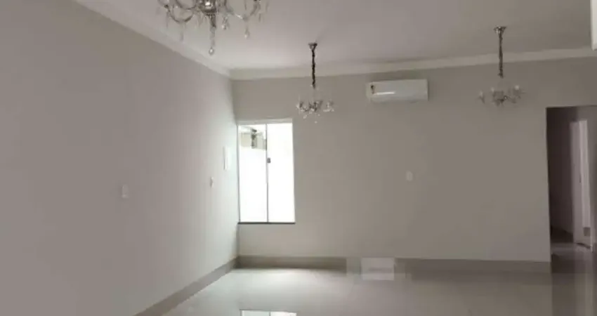 Casa com 3 quartos à venda bairro Osvaldo Rezende - Uberlândia/MG