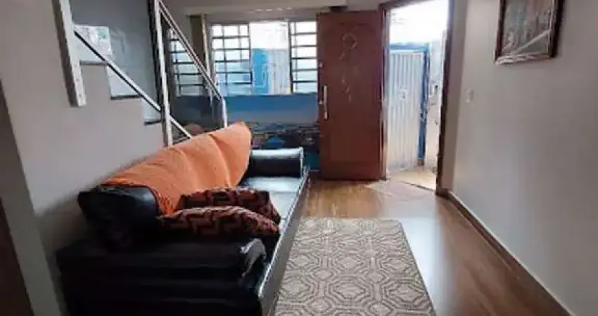 Sobrado com 4 quartos à venda, Bairro Santa Mônica - Uberlândia/MG