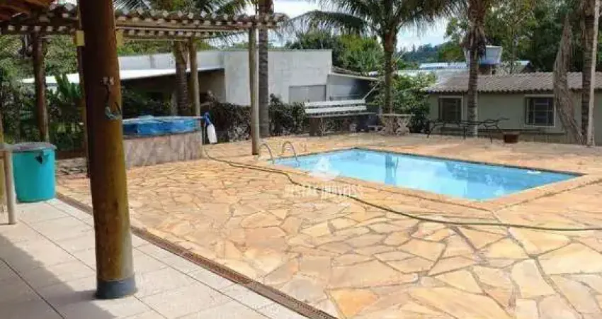 Chácara com 7 quartos à venda no Bairro Chácaras Eldorado - Uberlândia/MG