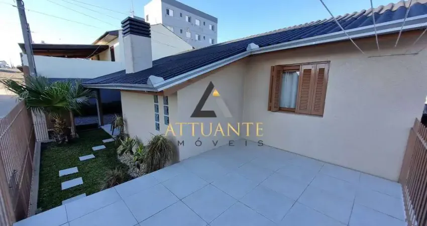 Excelente casa mobiliada com pátio - Bairro São Giácomo