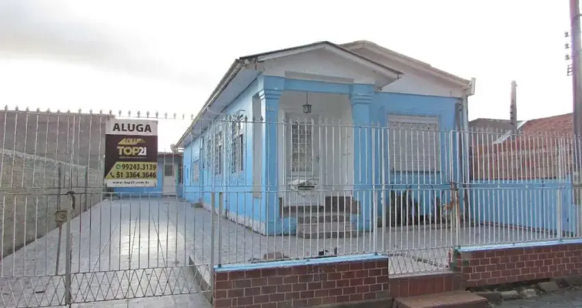 Casa com 3 quartos para alugar na Avenida Vinte e Um de Abril, 694, Sarandi, Porto Alegre