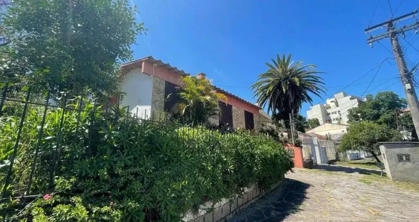 Casa com 3 quartos à venda na Rua Israel, 9, Vila Jardim, Porto Alegre