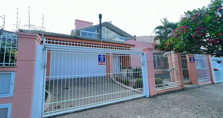 Casa com 3 quartos à venda na Rua Bogotá, 390, Jardim Lindóia, Porto Alegre