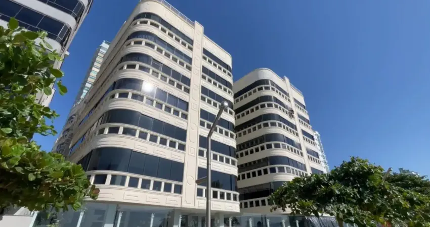 Apartamento com 3 quartos à venda na Rua 221, 30, Meia Praia, Itapema