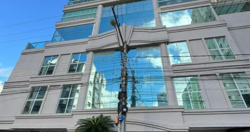 Apartamento com 3 quartos à venda na Rua 292, 89, Meia Praia, Itapema