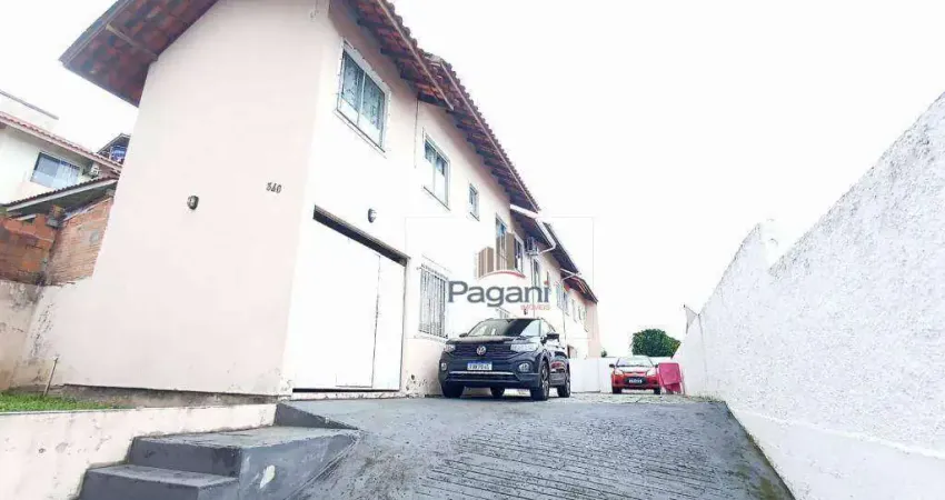 Sobrado com 2 dormitórios à venda, 69 m² por R$ 399.000,00 - Ipiranga - São José/SC