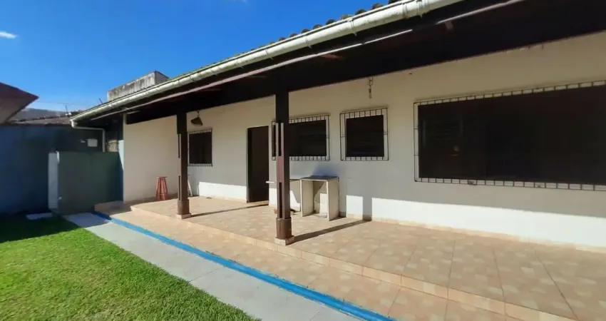 Casa na praia do sonho em amplo terreno - ótimo para ampliação e instalação de piscina e área gourmet