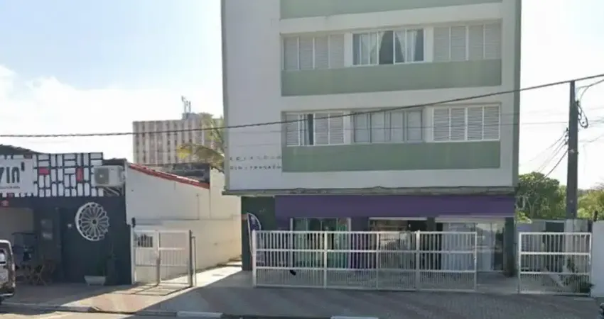 Sala comercial literalmente localizada no centro de itanhaém - ao lado da praia