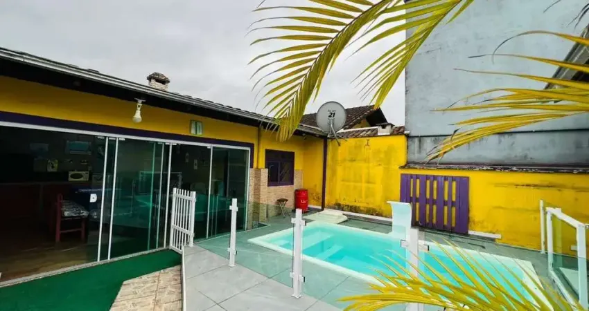 Casa Averbada com Piscina e Churrasqueira - Bairro Vila Nova, Joinville