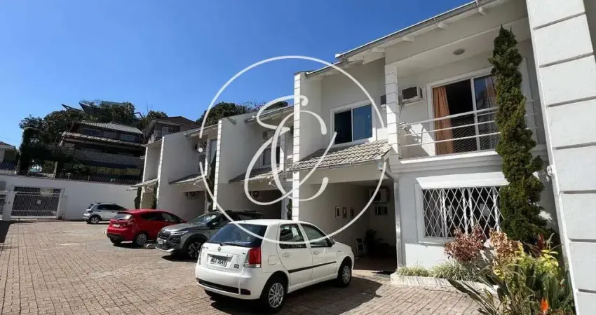 Casa Geminada em Condomínio Fechado à Venda no Bairro Anita Garibaldi, Joinville - SC