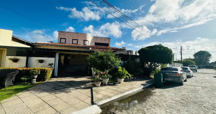 Casa em condomínio fechado com 5 quartos à venda no Parque Verde, Cabedelo 