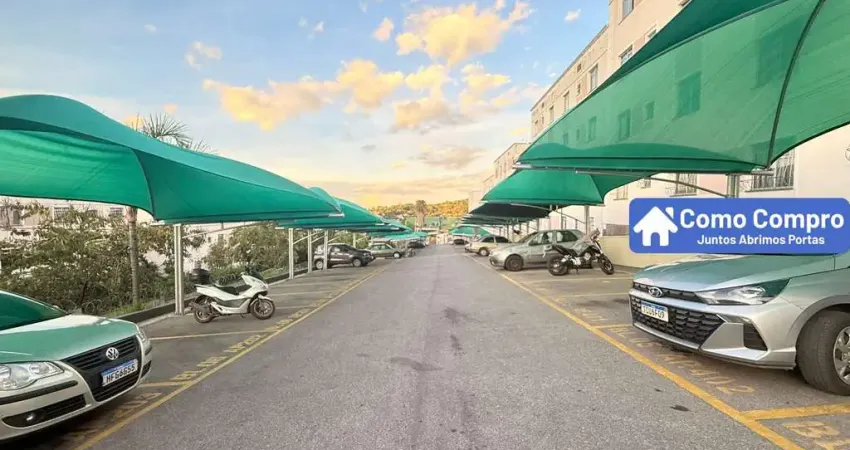 Apartamento reformado com móveis planejados e vaga coberta