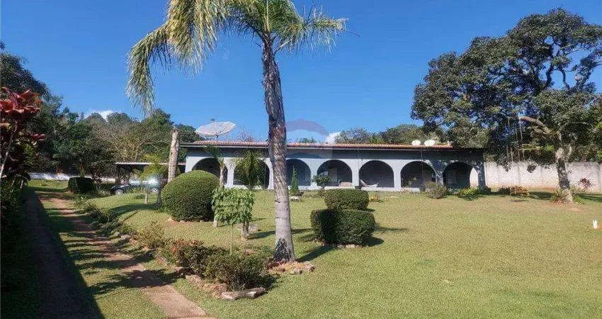 Casa de Campo à Venda em Campo Limpo Paulista, Térrea, 4 Suítes, R$ 995.000,00