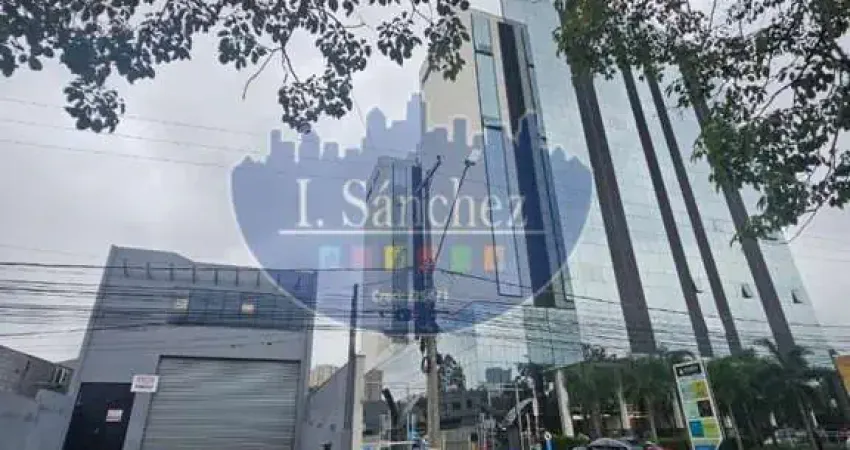 Salão Comercial para Locação em Arujá, Centro, 4 banheiros, 4 vagas