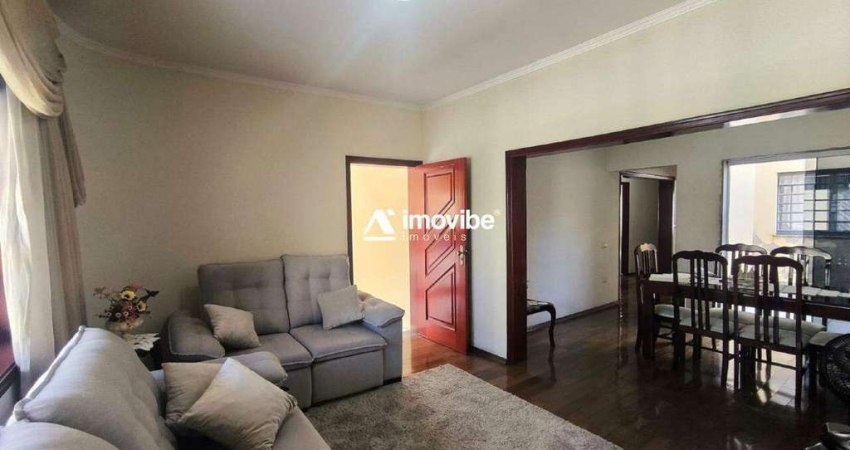 Casa térrea bem localizada com suíte e espaço gourmet!