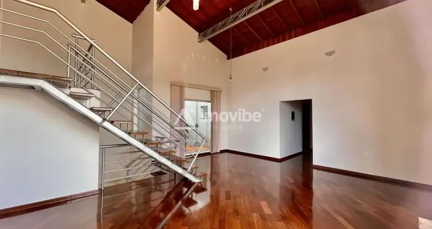 Casa Espaçosa à Venda com Quintal Amplo em Santa Bárbara d'Oeste