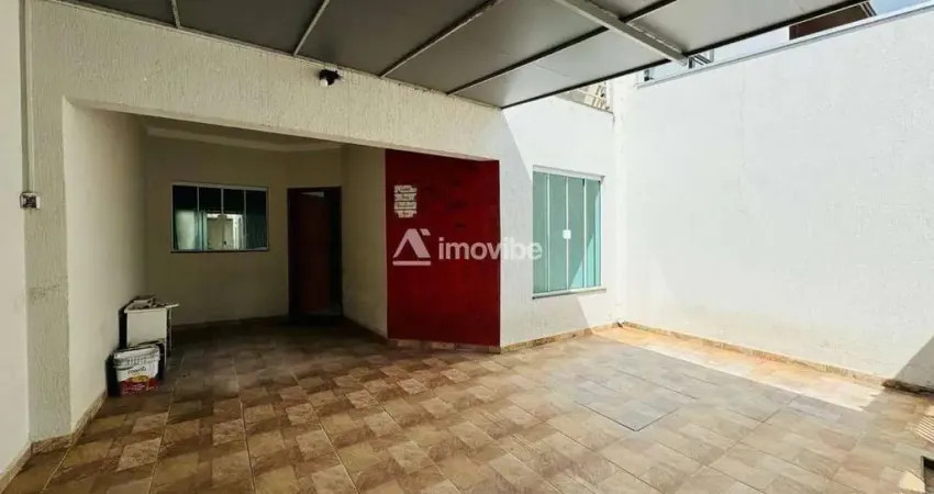 Sobrado a venda com 150m² de terreno e 193m² de terreno com 03 dormitórios sendo uma suíte no Nova Carioba em Americana-SP