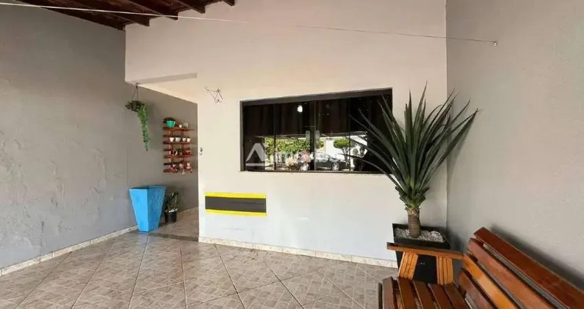 Casa à venda com 02 dormitórios sendo 01 suíte no São Francisco em Santa Barbara d´Oeste/SP.