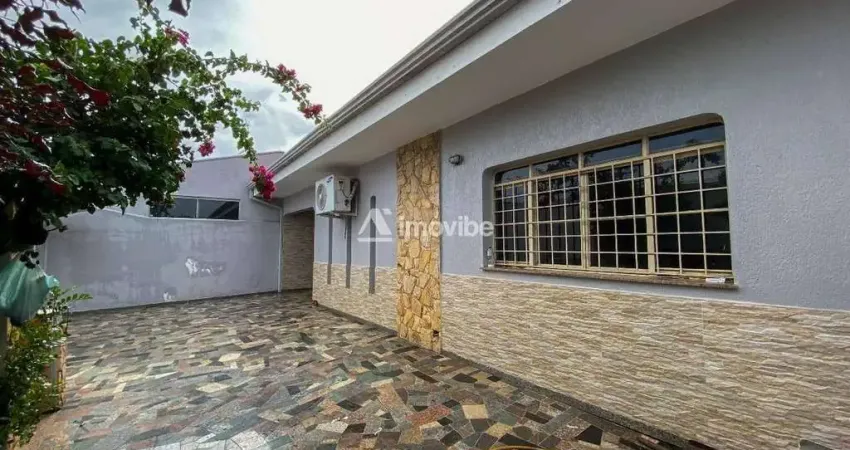 Casa com 03 dormitórios sendo 01 suite em 203m² de construção na Vila Bertini em Americana/SP.