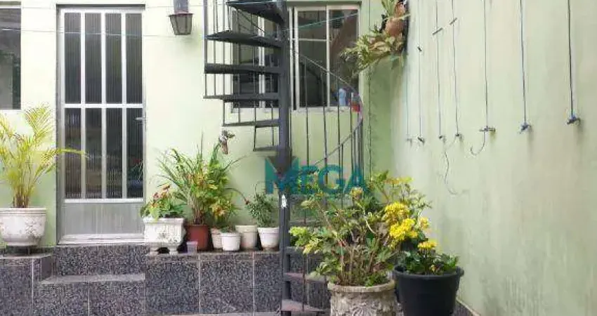 Quintal amplo com churrasqueira! 3 vagas, 283m à venda na Vila Alexandria